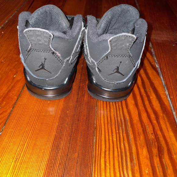 Jordan 4 - Picture 2 of 6